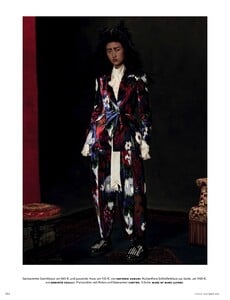 Sgura_Vogue_Germany_December_2015_03.thumb.jpg.75040915b1be0d7c5f1abd17e0dd1ba8.jpg