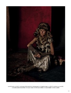 Sgura_Vogue_Germany_December_2015_20.thumb.jpg.0734d228cf1e1f1bef45e62dc8b31b0d.jpg