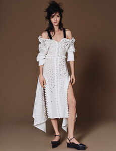 Sgura_Vogue_Germany_February_2016_01.thumb.jpg.b0614438e0df24bed8d369a024a755b4.jpg