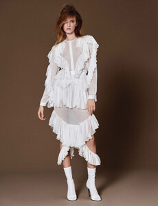 Sgura_Vogue_Germany_February_2016_04.thumb.jpg.4cd6509c46ad43609efd6072a1bf972c.jpg