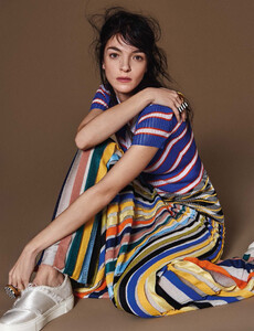 Sgura_Vogue_Germany_February_2016_11.thumb.jpg.60638f338a0e8173274b358ec09990f6.jpg