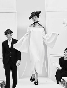 Sgura_Vogue_Germany_February_2016_12.thumb.jpg.03454d0f32d10e29ffd27d6a174a4e23.jpg