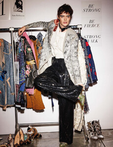 Sgura_Vogue_Germany_February_2016_14.thumb.jpg.c14c9d3f9b8c87de1d8c31e82d67f6dc.jpg