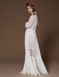 Sgura_Vogue_Germany_February_2016_19.thumb.jpg.573ea3b1f886642c32c6332f8384b1e6.jpg