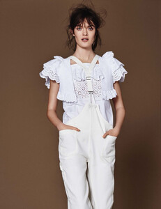 Sgura_Vogue_Germany_February_2016_24.thumb.jpg.017d2f009509a3481670f5606794b466.jpg