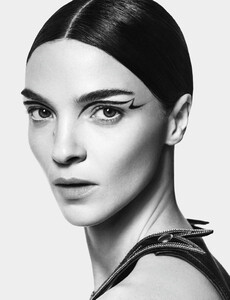 Sgura_Vogue_Germany_February_2016_26.thumb.jpg.dc96b929352212fabd525ee57ebfb5d4.jpg