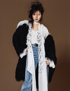 Sgura_Vogue_Germany_February_2016_29.thumb.jpg.b10b43c9ef0bb5410c267f4affe35ef6.jpg