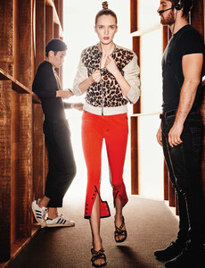 Sgura_Vogue_Germany_February_2016_30.thumb.jpg.e47afd00fbed2661d95941b181333288.jpg
