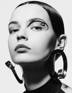 Sgura_Vogue_Germany_February_2016_36.thumb.jpg.5833295f5d1c4eda8685a4c1c7e34f16.jpg
