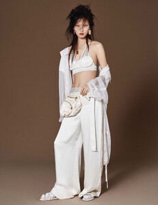 Sgura_Vogue_Germany_February_2016_44.thumb.jpg.e7e1ba90b34c949cb94e67e1043b71c8.jpg