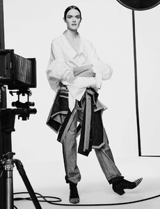 Sgura_Vogue_Germany_February_2016_55.thumb.jpg.9b0ea66c1733389b56c9dd91f03f45ca.jpg