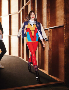 Sgura_Vogue_Germany_February_2016_61.thumb.jpg.ff13c635c983177679b9538d573660bb.jpg
