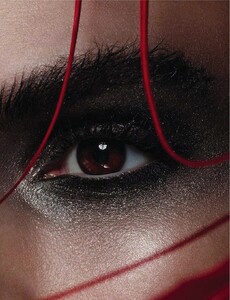 Sgura_Vogue_Germany_January_2016_12.thumb.jpg.344732699be09453950c47c0bc7aafea.jpg