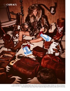 Sgura_Vogue_Paris_December_2015_12.thumb.jpg.978b3ac15d846a0f704482a645c2bf00.jpg