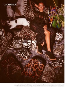 Sgura_Vogue_Paris_December_2015_14.thumb.jpg.12d47ccf34a5d9b9d22fb9883055413e.jpg