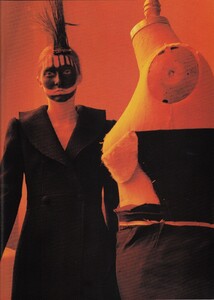 Shape_Meisel_Vogue_Italia_July_1997_20.thumb.jpg.d4d672644a87cdbd59974d1adb73e069.jpg