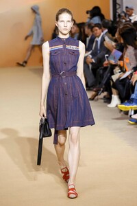 Shiatzy-Chen-RTW-SS18-Paris-0271-1506969299.thumb.jpg.472f24378b5bc0a11502f999a6018745.jpg