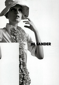 Sims_Jil_Sander_Spring_Summer_2005_02.thumb.png.714d9b1d407a20ee846ee0447d309ad6.png
