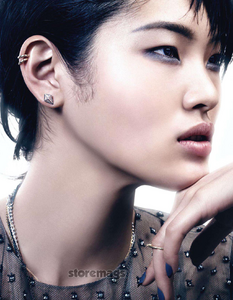 Slijper_Vogue_Japan_November_2013_02.thumb.png.daac516c02aaebf517b8148f130dcce4.png