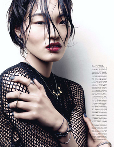 Slijper_Vogue_Japan_November_2013_05.thumb.png.335622a0d0724ae5e9f3b3a96b1f8c9d.png