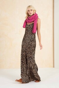 Tigerlily-Tarma-Knitted-Scarf-Magenta_T493860_G.jpg