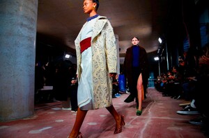 Toga-MA-RTW-FW18-London-2772-1518866700.thumb.jpg.3a00e22c257f6fa61d95ee9e42cd261c.jpg