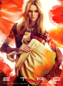 Toni_di_Battista_Etro_Spring_Summer_2009_02.thumb.jpg.baeaa2373403e8715c68aaec1706667c.jpg