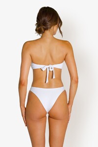 UMA_WHITE_BACK_4735627a-aae4-435f-be6c-be121072e559.thumb.jpg.d8dd0b668cc04e1dc60d74ba7eeccf95.jpg