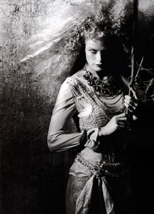 Unknown-Numero040403-PeterLindbergh.jpg