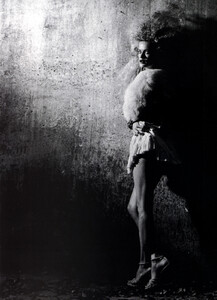 Unknown-Numero040405-PeterLindbergh.jpg