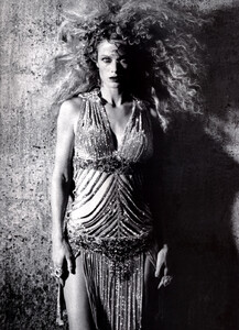 Unknown-Numero040407-PeterLindbergh.jpg
