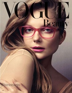 VOGUE-Japan-2012-01-www-storemags-com-169-001.thumb.jpg.c7e0f2d49b98870c5bf1850fcdc72f37.jpg