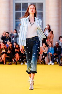 Victoria-Tomas-RTW-SS19-Paris-2328-1537887604.thumb.jpg.fa35b92af1798b1a2187f55aa46fc657.jpg
