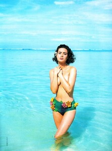 Voyage_Le_Goues_Glamour_France_July_August_1991_12.thumb.jpg.36d7b953e3ffe7e082db427b5e2e8ede.jpg