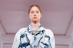 Y-Project-RTW-SS19-Paris-9580-1538063081.thumb.jpg.35b5d7050587b6f16a27c2e2bf7a6133.jpg