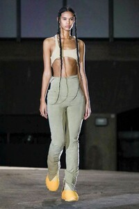 Yeezy-Season-8-Paris-3177-1583186172.thumb.jpg.b48cb64e65a7316ed26ed85e68d81479.jpg