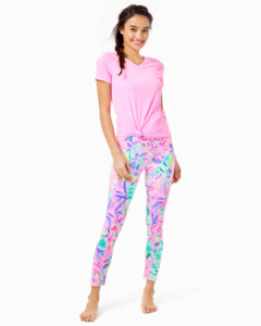 activewear2.thumb.png.706a27108eff0f687f21fb3e80c20dff.png