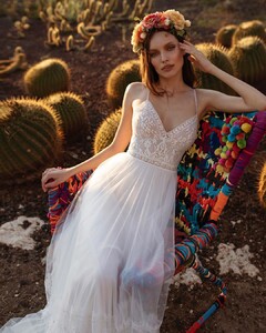 asafdadushbridal_72299106_788568328253404_7352615095529272824_n.jpg