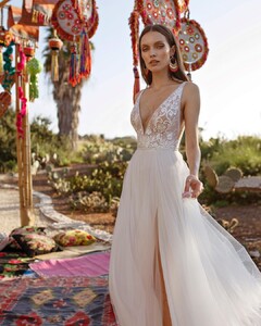 asafdadushbridal_75300802_156925168740994_958660624280594451_n.jpg