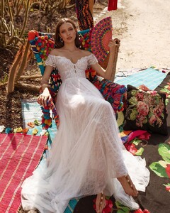 asafdadushbridal_75516647_168521291008253_1567051729187293427_n.jpg