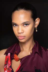 backstage-defile-altuzarra-automne-hiver-2020-2021-paris-coulisses-78.thumb.jpg.99a03e9abc8ade6fd99e880a31dba0dd.jpg