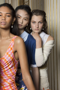 backstage-defile-altuzarra-printemps-ete-2019-paris-coulisses-108.thumb.jpg.b9f7473492d5944390f5cfdab8e039e8.jpg
