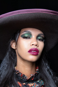 backstage-defile-anna-sui-automne-hiver-2020-2021-new-york-coulisses-34.thumb.jpg.a09ca34274a1b970f318232ae253291b.jpg