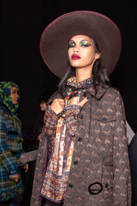 backstage-defile-anna-sui-automne-hiver-2020-2021-new-york-coulisses-47.thumb.jpg.d2974038462893a7ec279603f54c068d.jpg