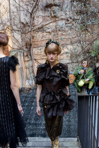 backstage-defile-antonio-marras-automne-hiver-2019-2020-milan-coulisses-25.thumb.jpg.525690e8a75cea95a61c8d5b8b2cb79d.jpg