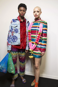 backstage-defile-ashish-automne-hiver-2018-2019-londres-coulisses-35.thumb.jpg.b968b8c54d530a950593c99be9cd14e7.jpg