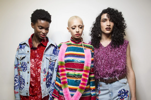 backstage-defile-ashish-automne-hiver-2018-2019-londres-coulisses-41.thumb.jpg.b9cd6f3b868df270a80a252830d799f3.jpg