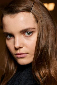 backstage-defile-blumarine-automne-hiver-2019-2020-milan-coulisses-241.thumb.jpg.05e3b970110d724a127aba4e7b65e209.jpg