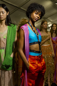 backstage-defile-blumarine-printemps-ete-2019-milan-coulisses-244.thumb.jpg.f35e86f9106e355b42cfc32e2edc308e.jpg