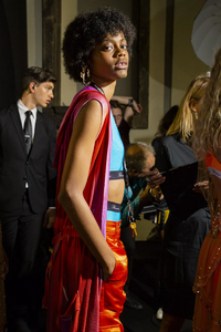 backstage-defile-blumarine-printemps-ete-2019-milan-coulisses-268.thumb.jpg.7bc3b7b94ada4de41e9b744b30cb41ab.jpg